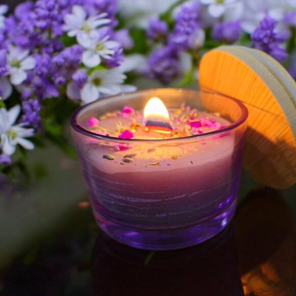 🆕♡ Handmade Lavender Scented Candle With Crystal Pendant & Bamboo Lid 2 Left - Picture 10 of 16